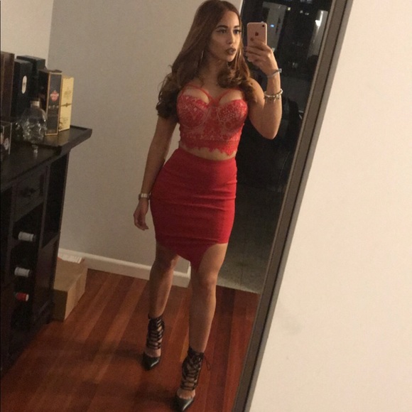 Red Skirt - Picture 4 of 4